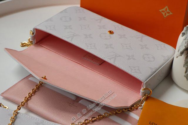 lv女包 M61276白花 全鋼Pochette Felicie手袋 lv鏈條斜挎包  lvqb1758